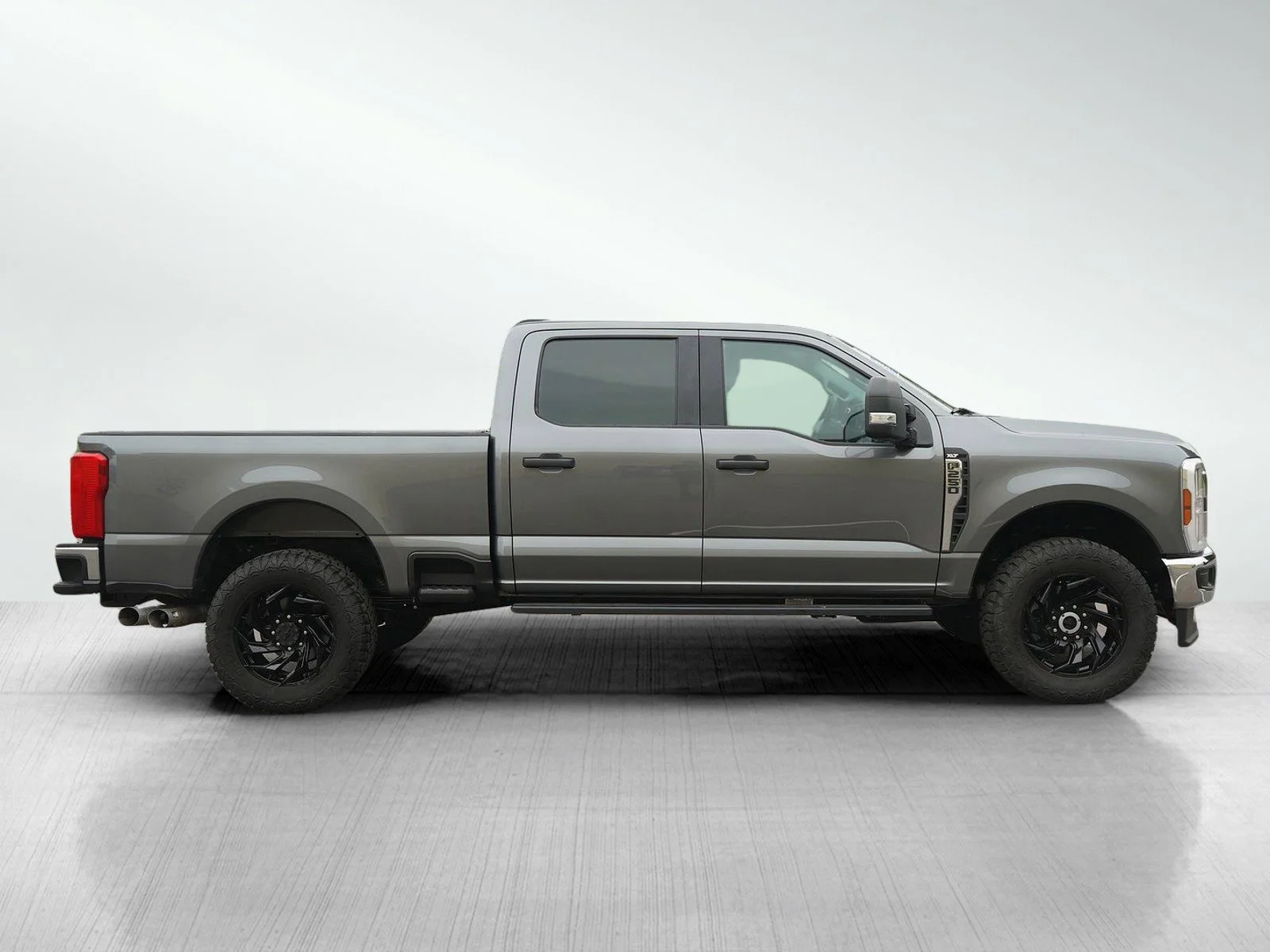 Used 2024 Carbonized Gray Metallic Ford XLT image 7