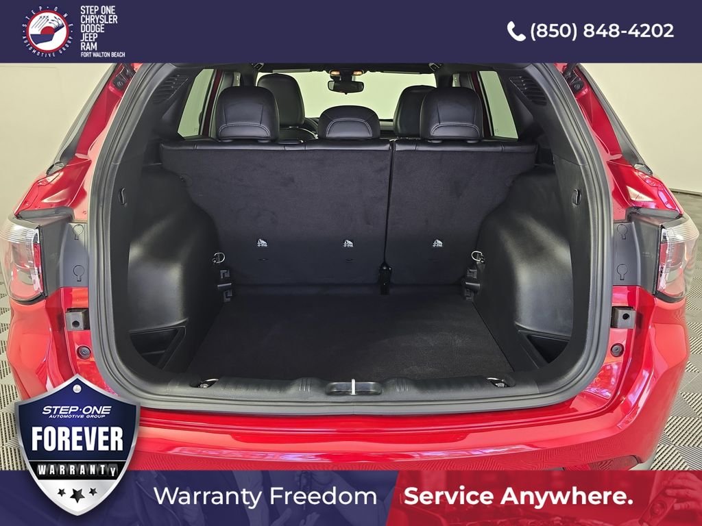 Used 2025 Red Jeep Latitude image 28