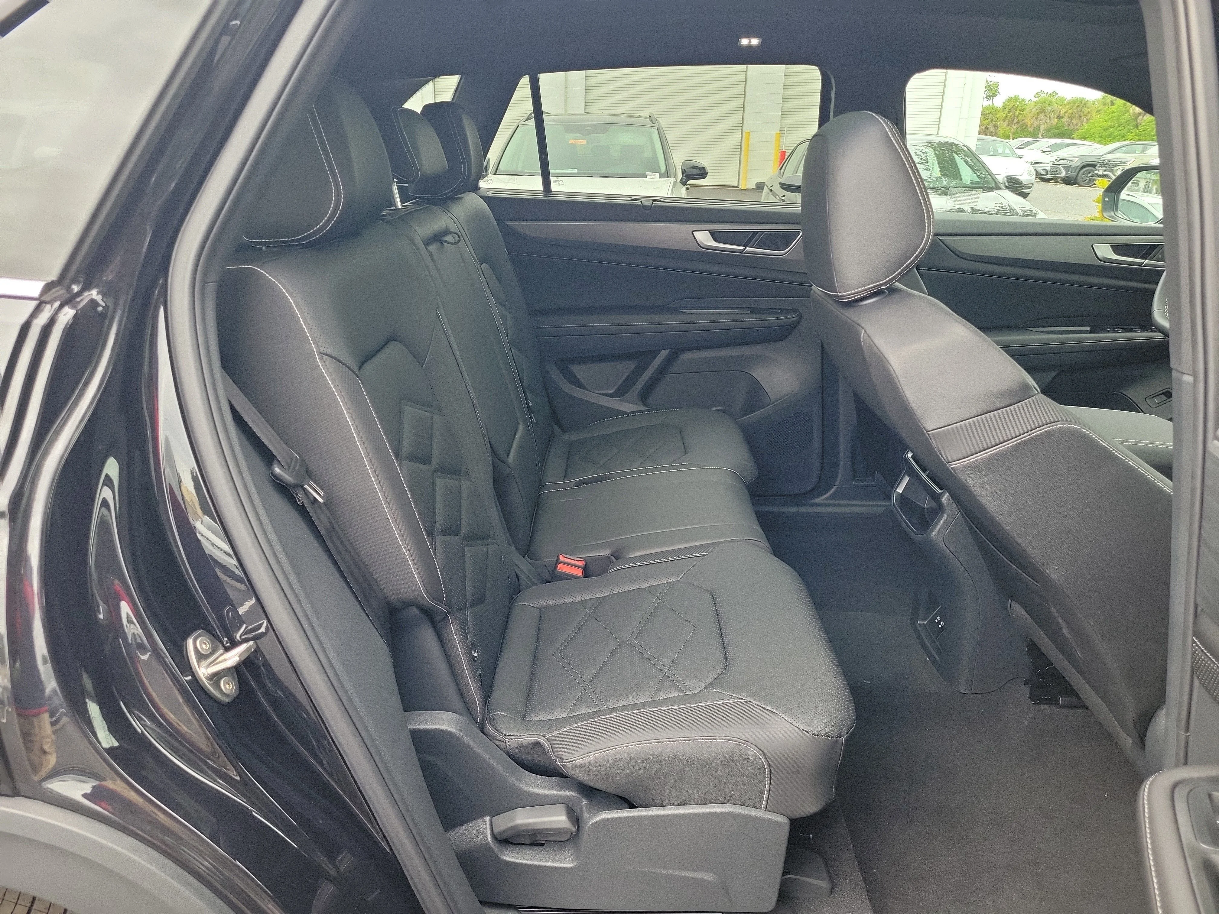 New 2026 Black Volkswagen 2.0T SE w/Technology image 9