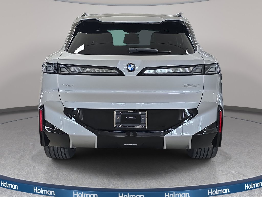 New 2027 Space Silver Metallic BMW  image 6