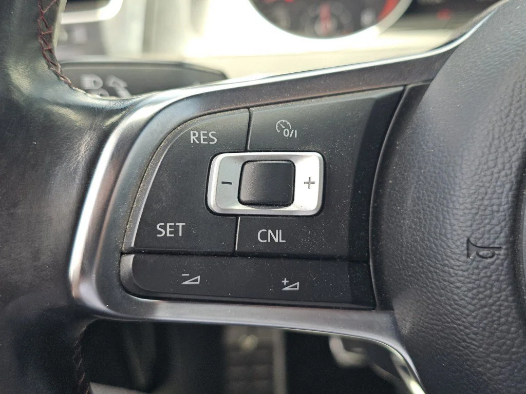 Used 2016 Tornado Red Volkswagen S image 12