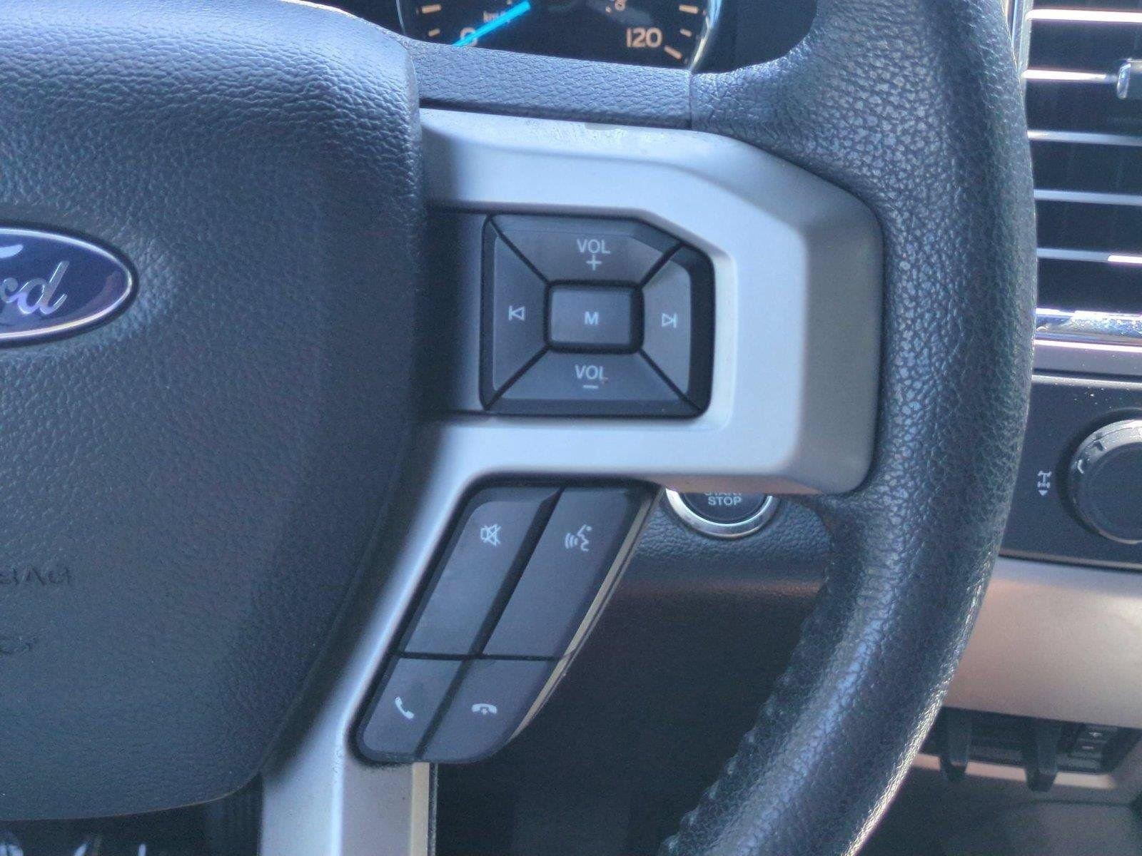 Used 2015 Magnetic Metallic Ford Lariat image 21