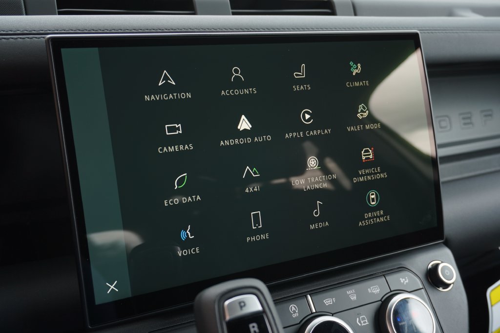 New 2026 Fuji White Land Rover X-Dynamic SE image 18