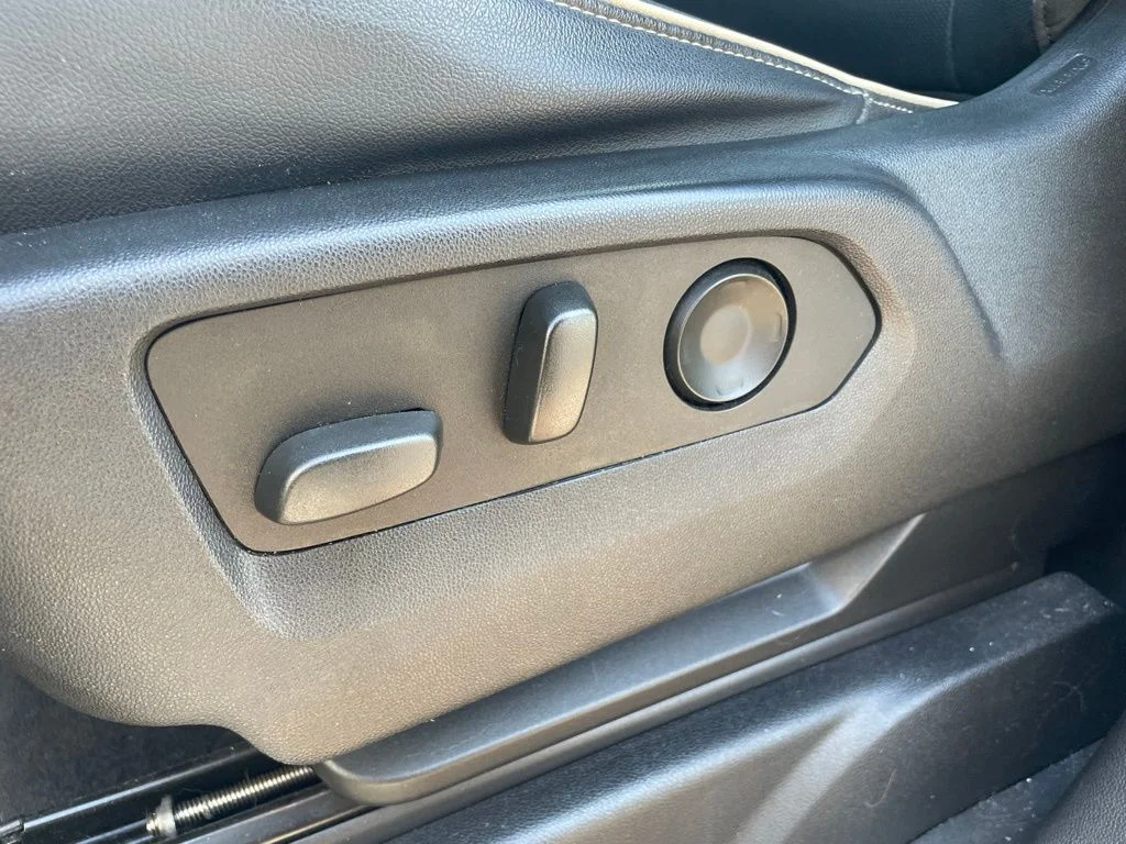 Used 2021 Gray Chevrolet Premier image 23