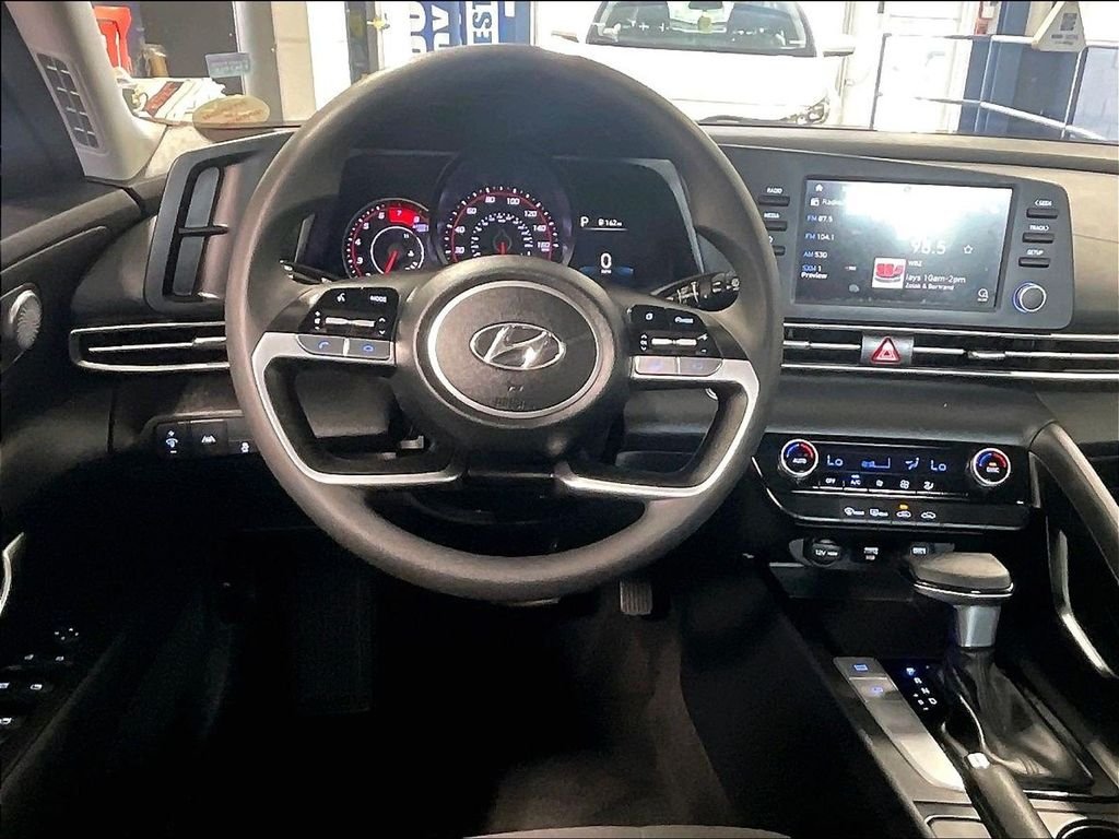 Used 2023 Gray Hyundai SEL image 17