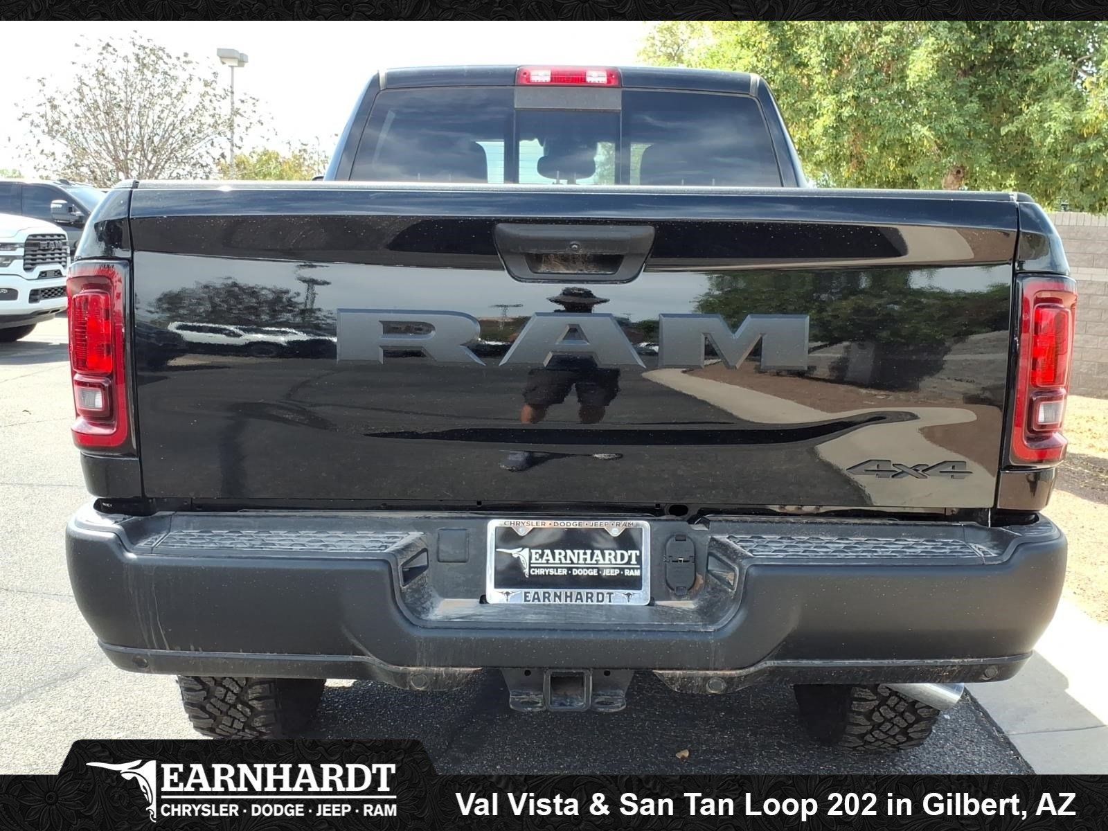 New 2026 Diamond Black Crystal Pearl-Coat Exterior Paint RAM Tradesman image 4