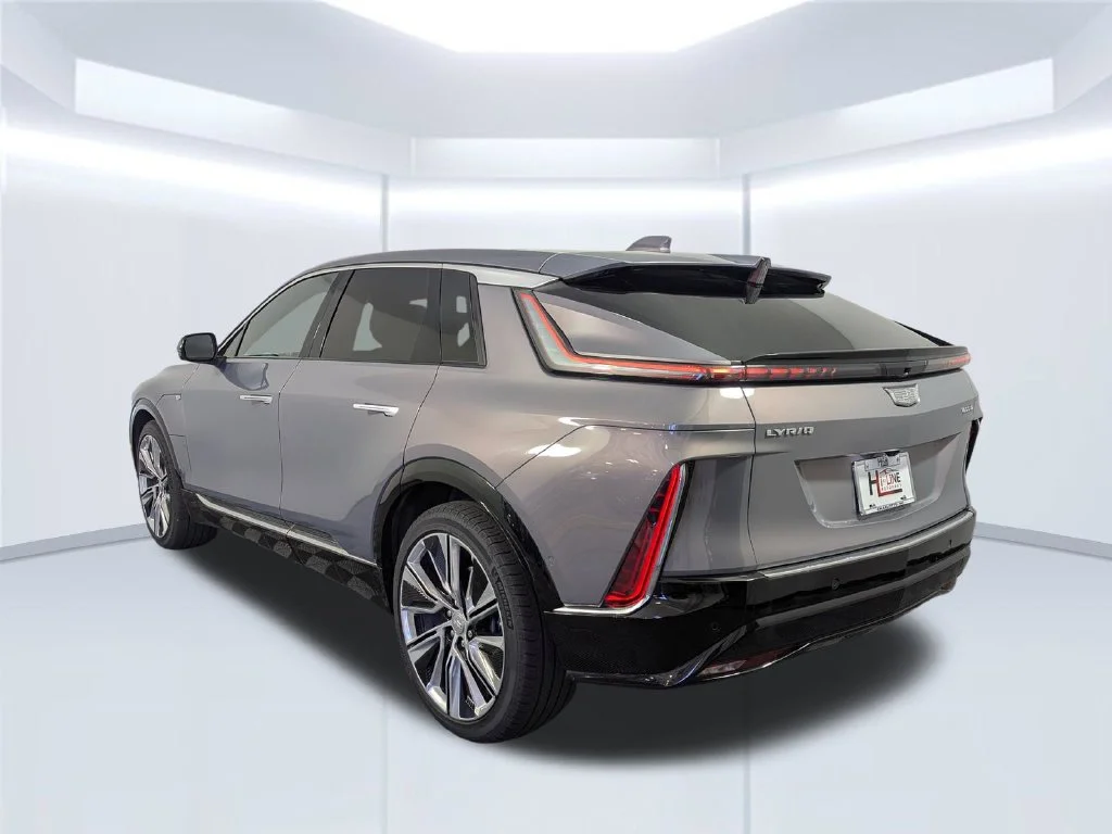 Certified Used 2025 Silver Cadillac Luxury image 24