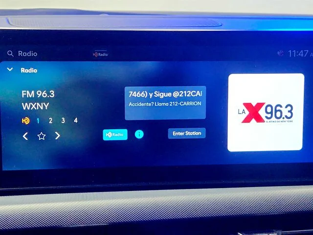 Used 2025 Gray Hyundai SEL image 12