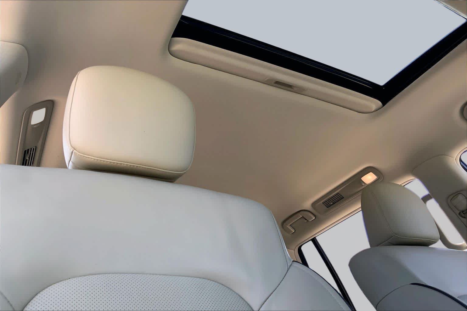 Used 2022 Moonstone White INFINITI LUXE image 14