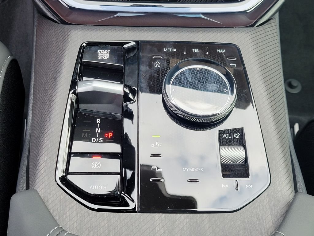 2026 BMW X3 30 - Photo 24