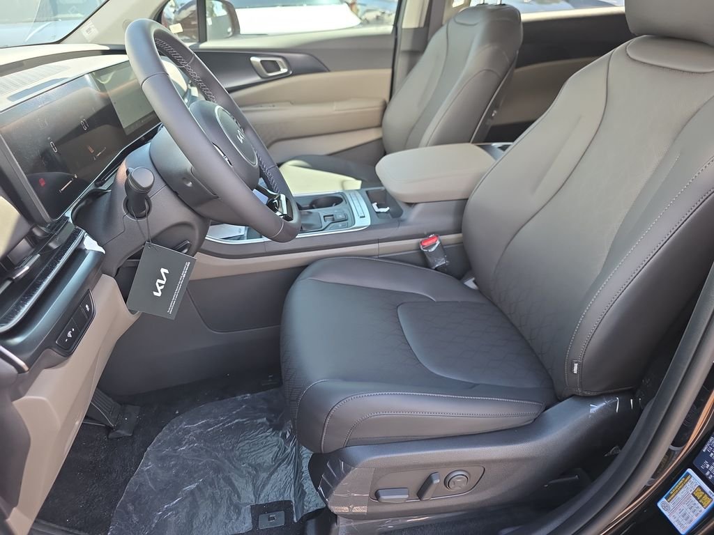 New 2026 Aurora Black Pearl Kia LXS image 12
