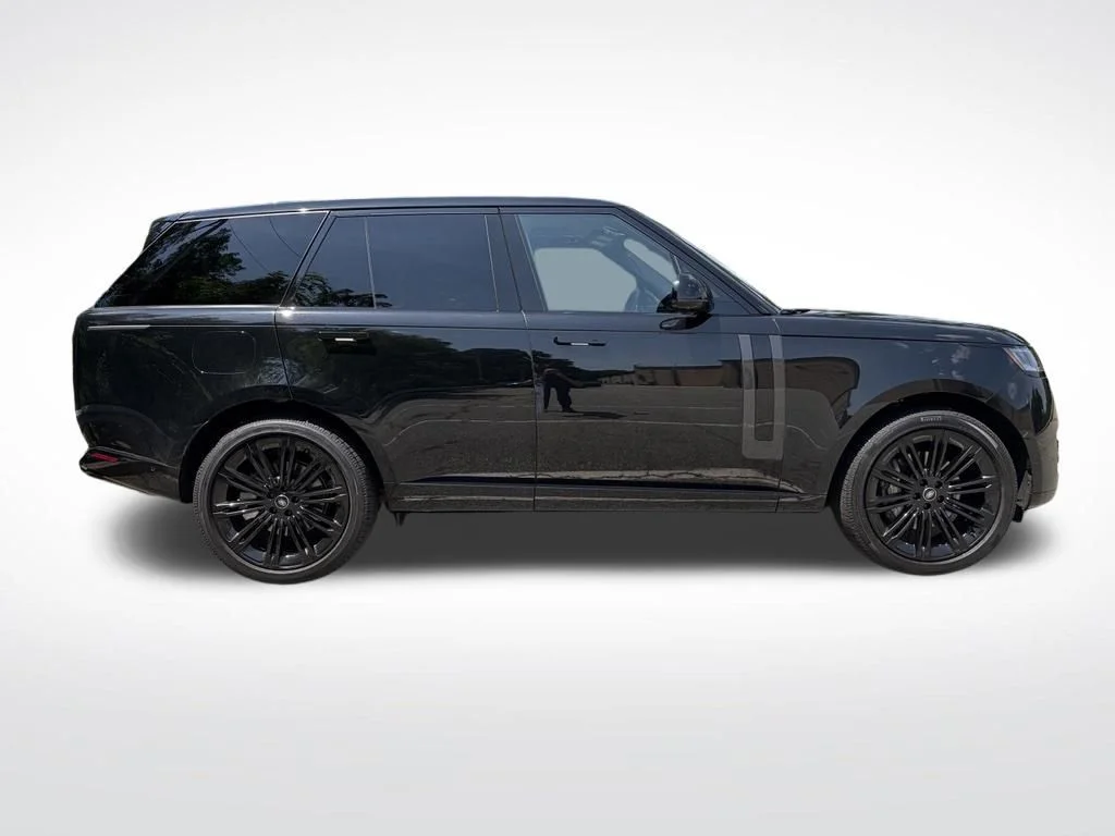 Certified Used 2025 Black Land Rover SE image 5