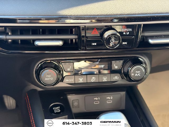New 2027 Aspen White TriCoat / Super Black Two-tone Nissan Rock Creek® image 19