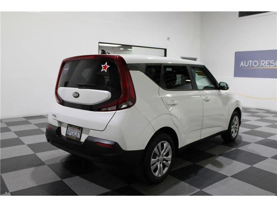 Used 2020 Snow White Pearl Kia LX image 4