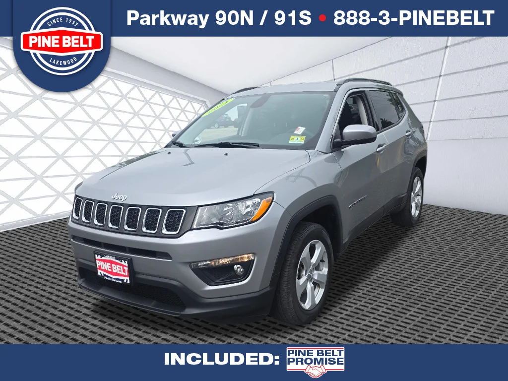 Used 2021 Billet Silver Metallic Clear Coat Jeep Latitude image 1
