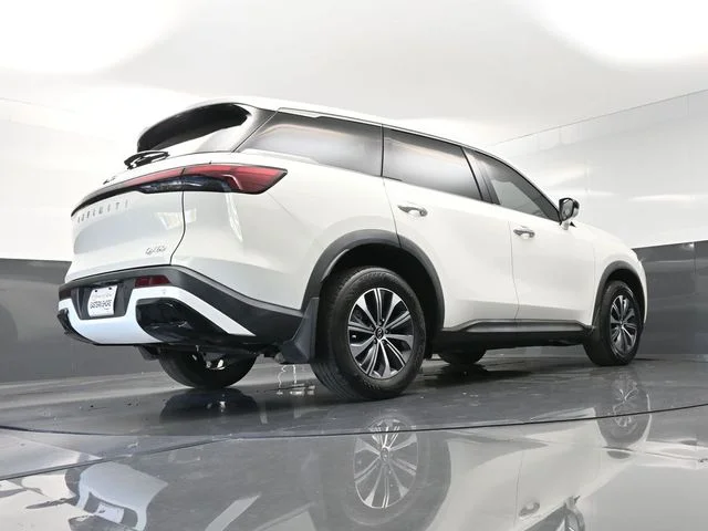 Used 2024 White INFINITI PURE image 52