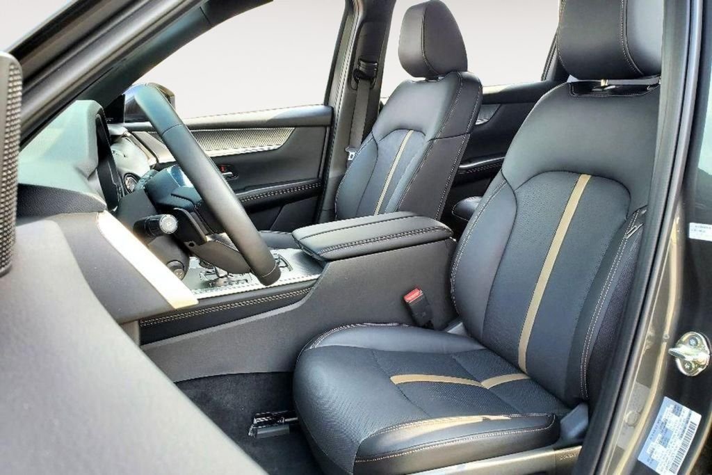 2025 Mazda CX-90 Premium Package - Photo 8