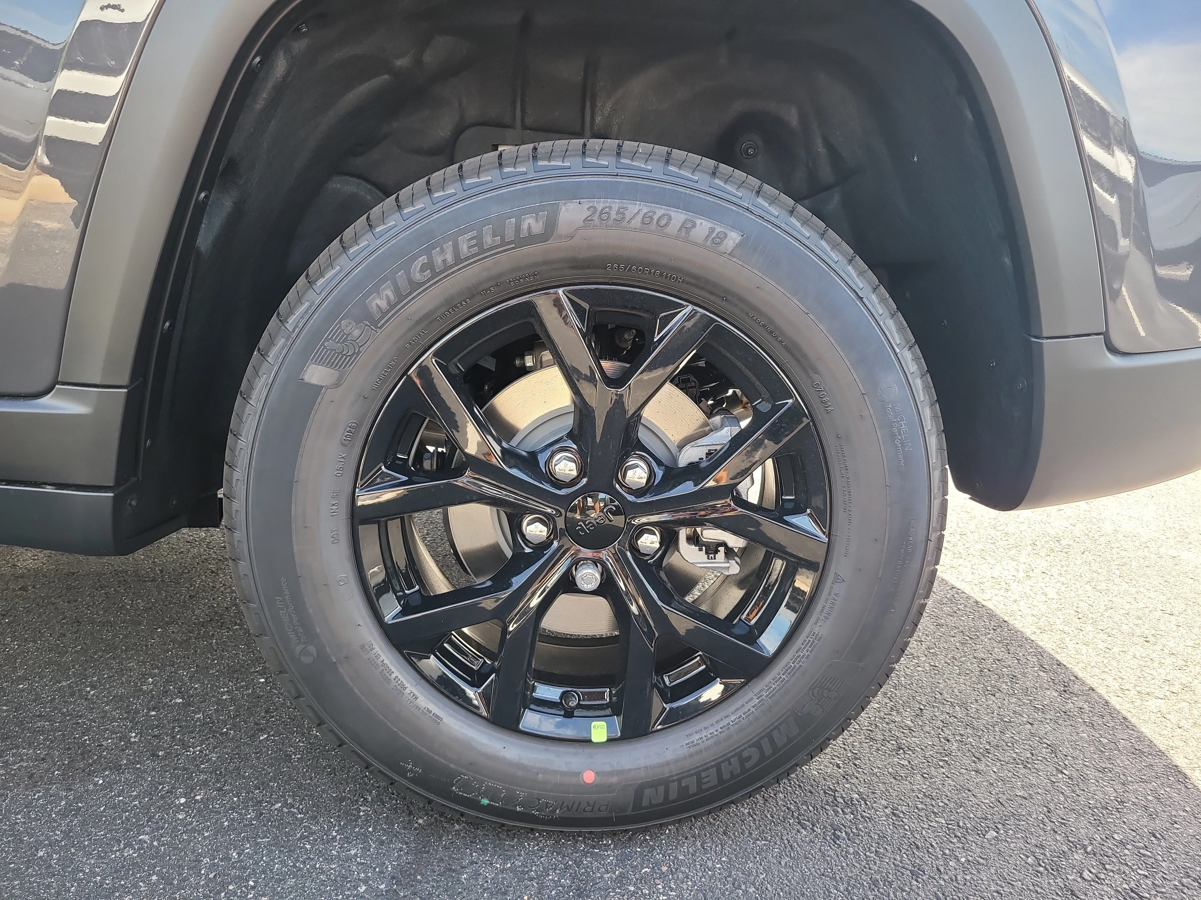 New 2026 Baltic Gray Metallic Clearcoat Jeep Laredo Altitude image 9