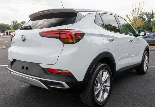 Used 2023 Summit White Buick Preferred image 6