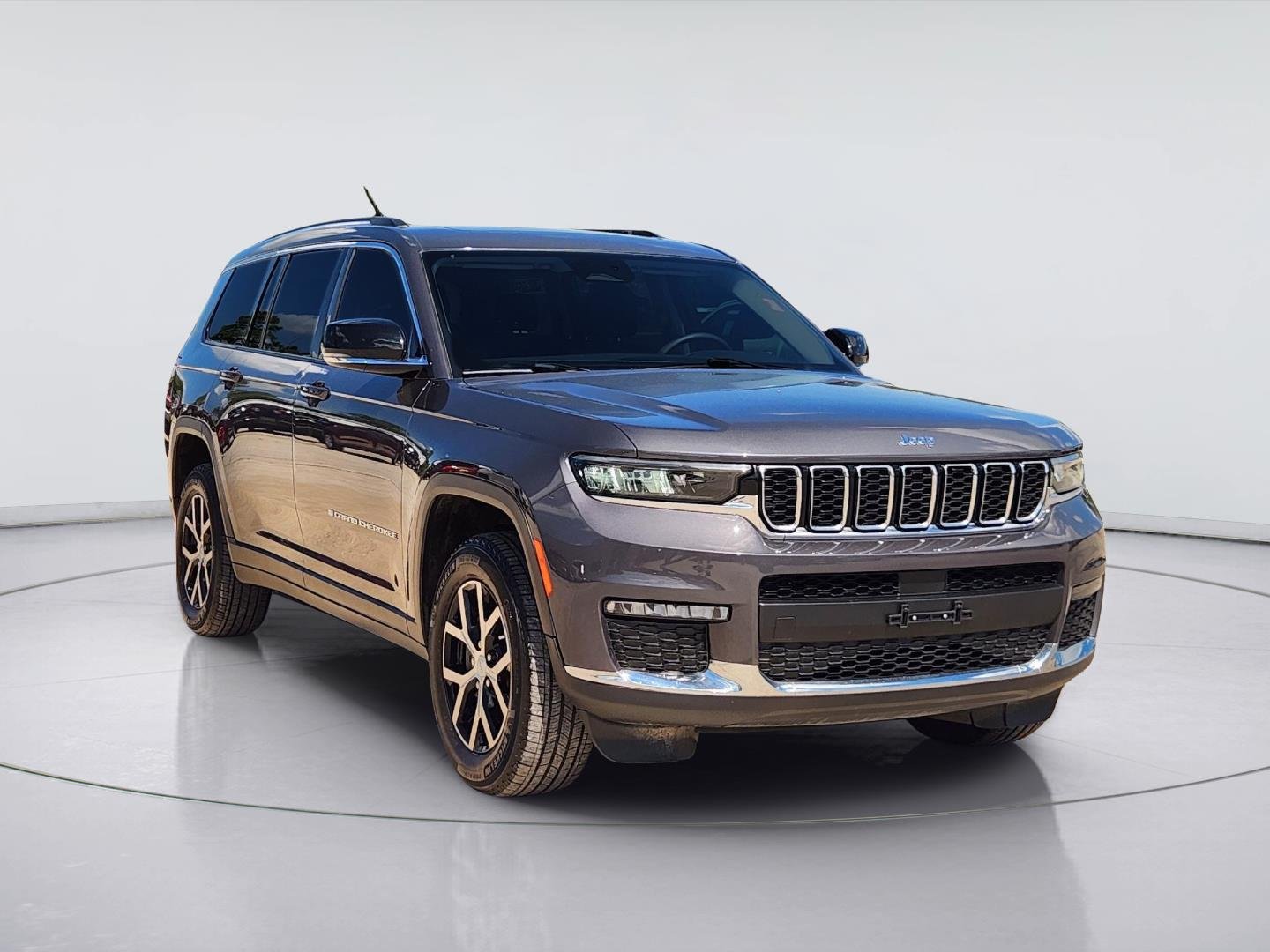 2023 Jeep Grand Cherokee L photo 3 of 33