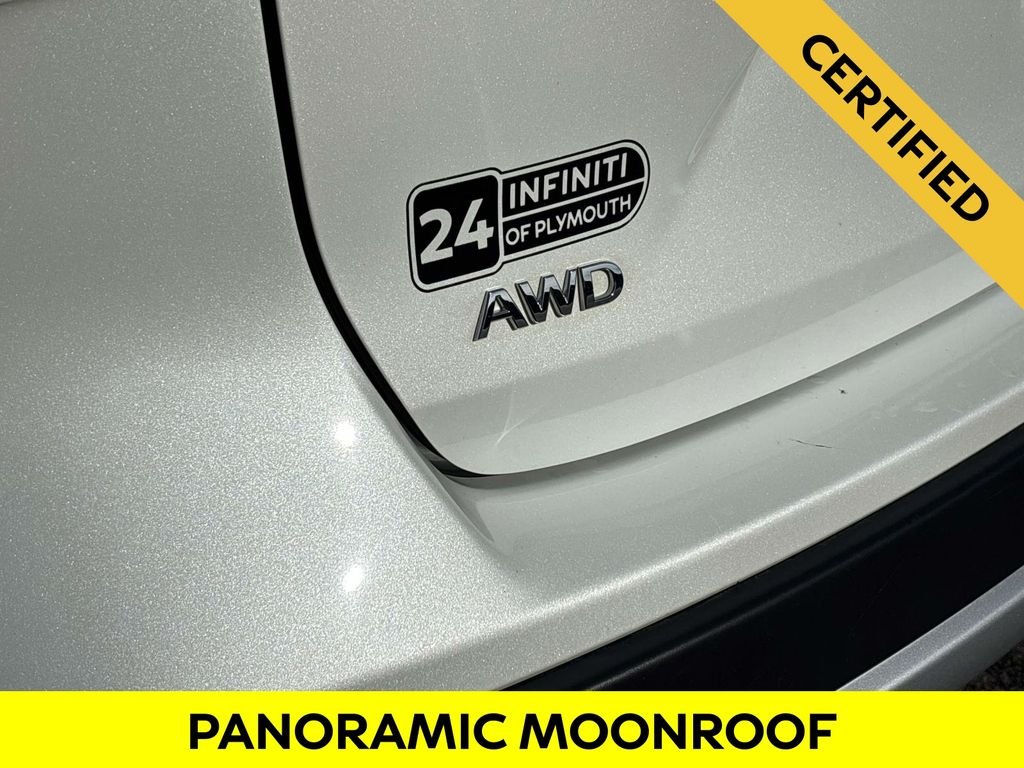 Certified Used 2023 White INFINITI LUXE image 32