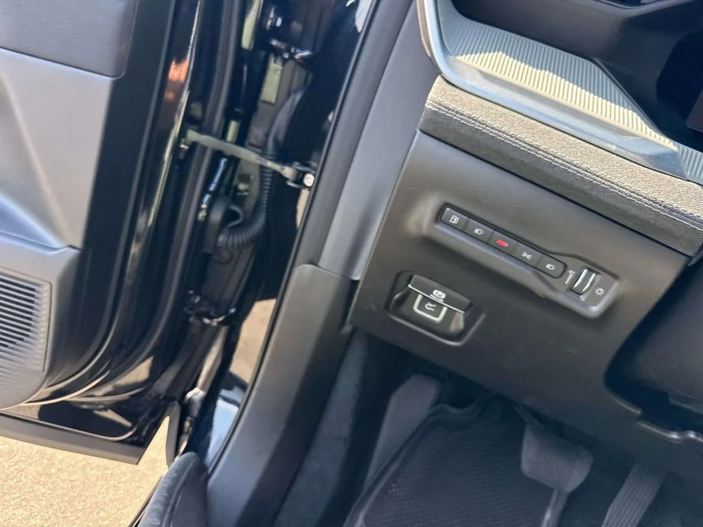 New 2026 Black Jeep Laredo image 37