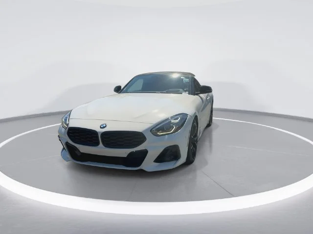 Used 2023 White BMW sDrive30i image 4