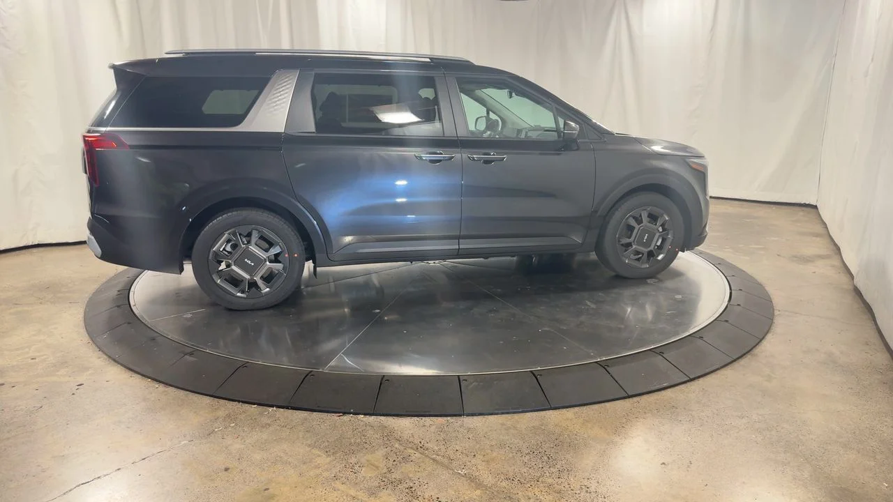 2026 Kia Carnival EX - Photo 9