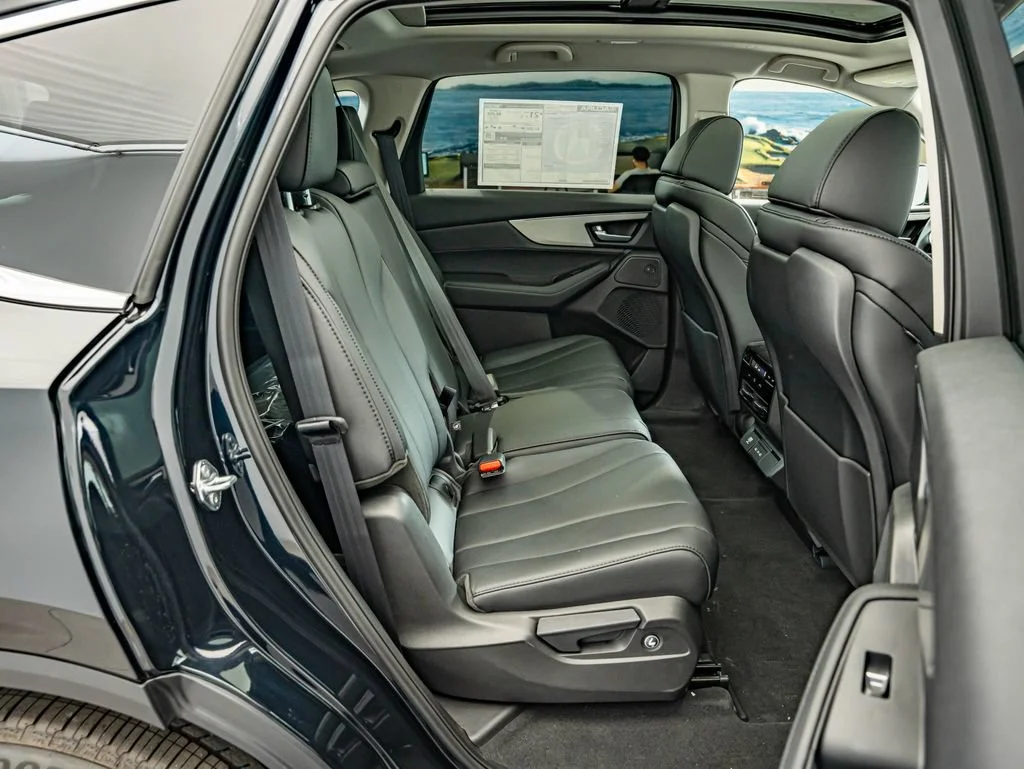 New 2026 Majestic Black Pearl Acura SH-AWD image 36