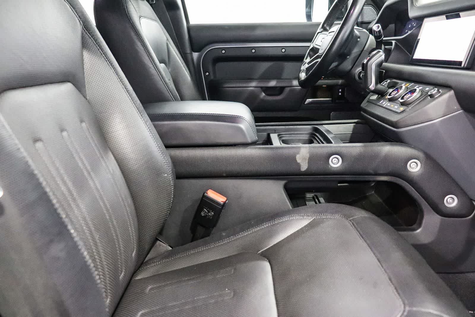 Used 2021 Black Land Rover X-Dynamic HSE image 17
