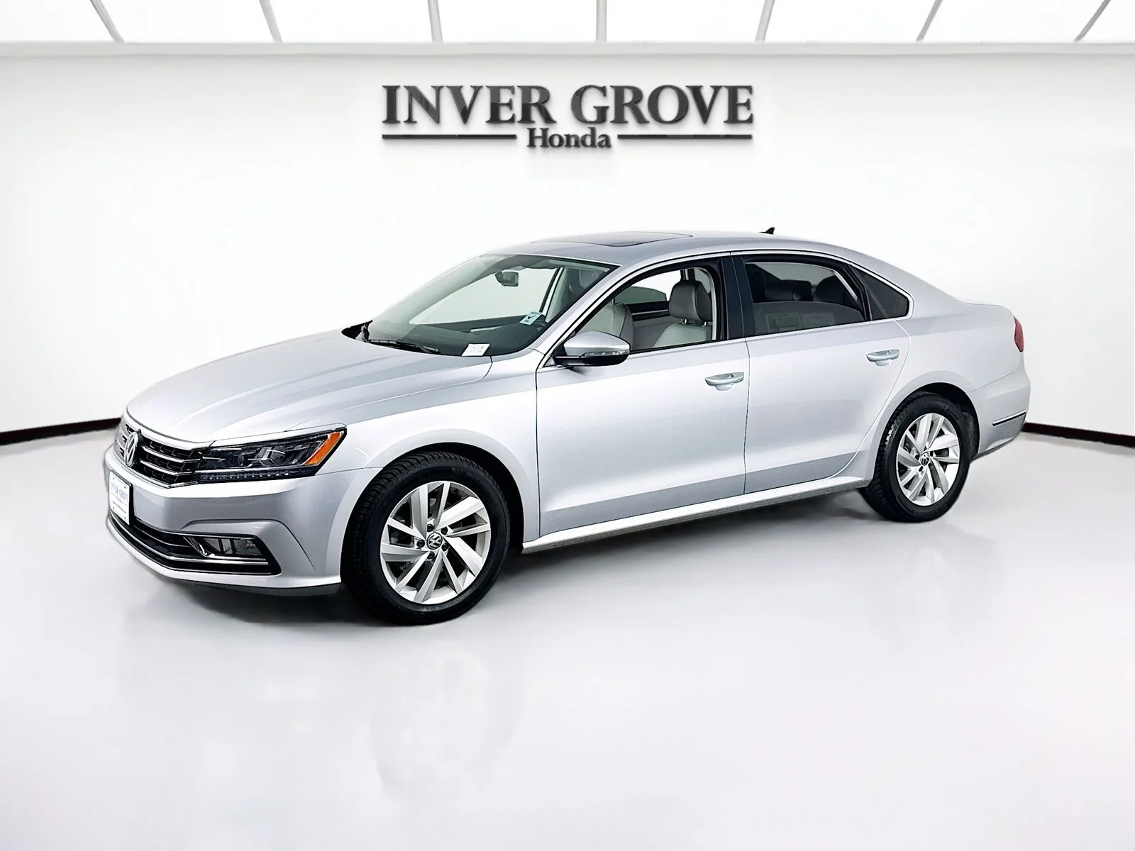 2018 Volkswagen Passat 2.0T SE Auto's photo