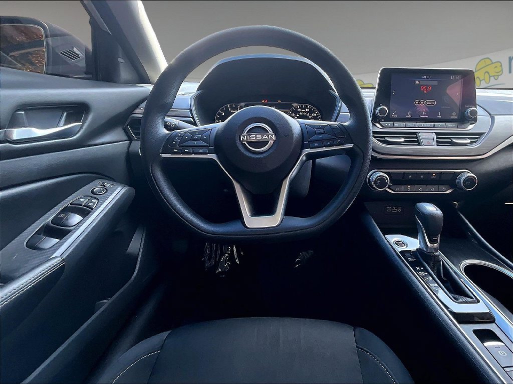 Used 2024 Brilliant Silver Metallic Nissan 2.5 SV image 17