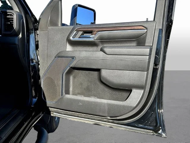 Used 2024 Black Chevrolet LT image 31