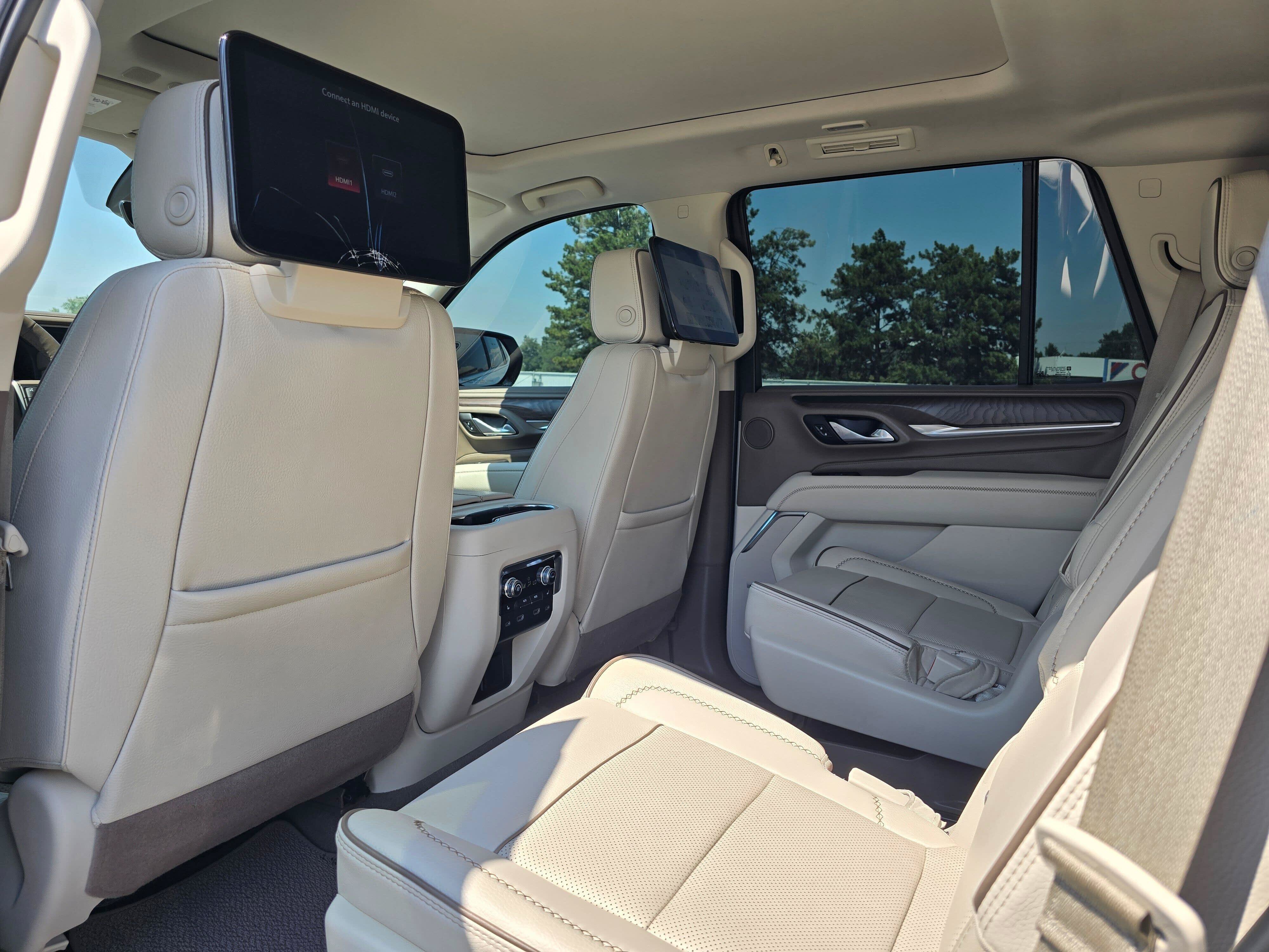 Used 2024 White Frost Tricoat GMC Denali image 11