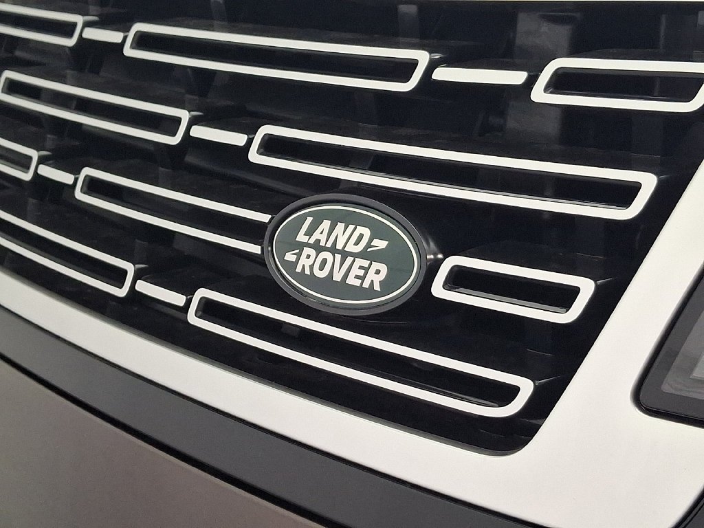 New 2027 Tourmaline Brown in Gloss finish Land Rover Autobiography image 23