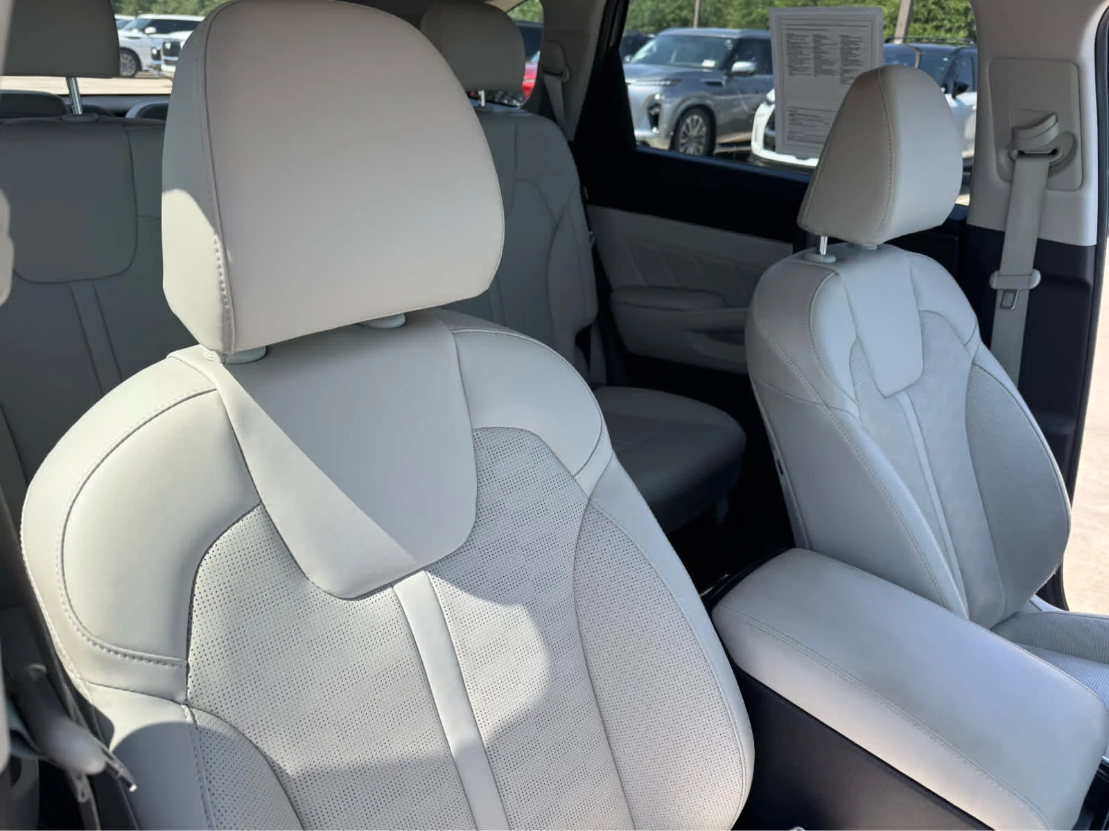 Used 2025 Wolf Gray Kia SX image 12