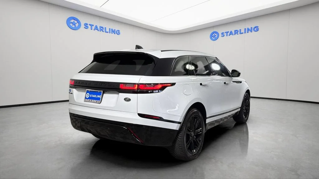 Used 2023 White Land Rover R-Dynamic S image 19