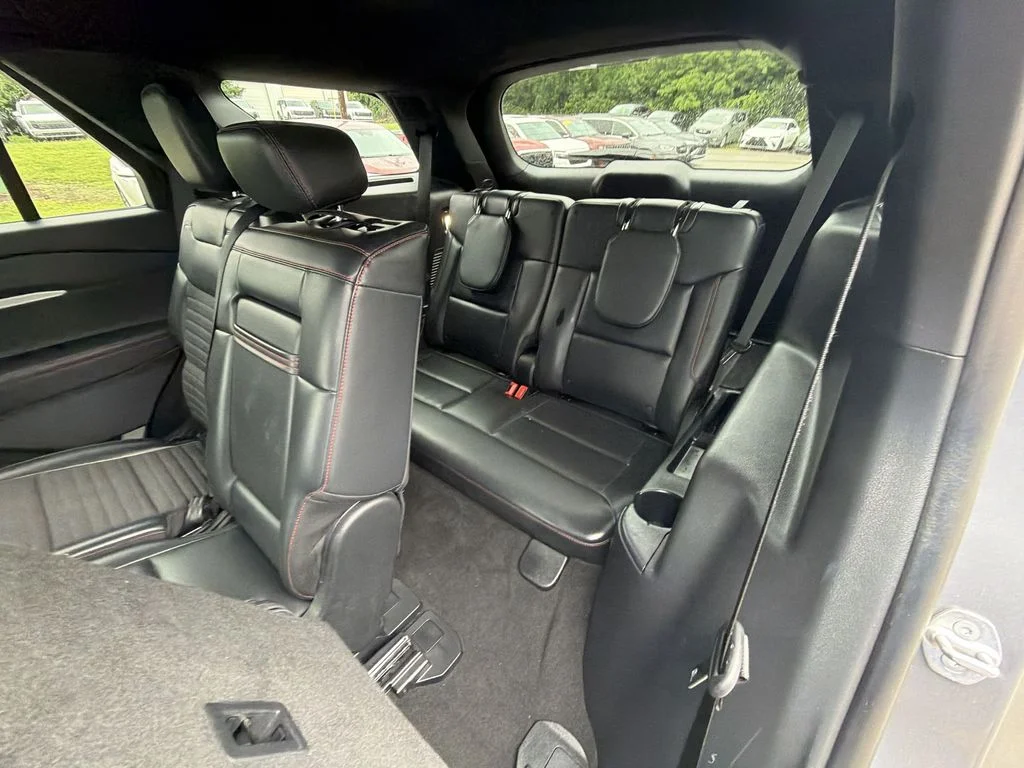 Used 2025 Gray Ford ST-Line image 23