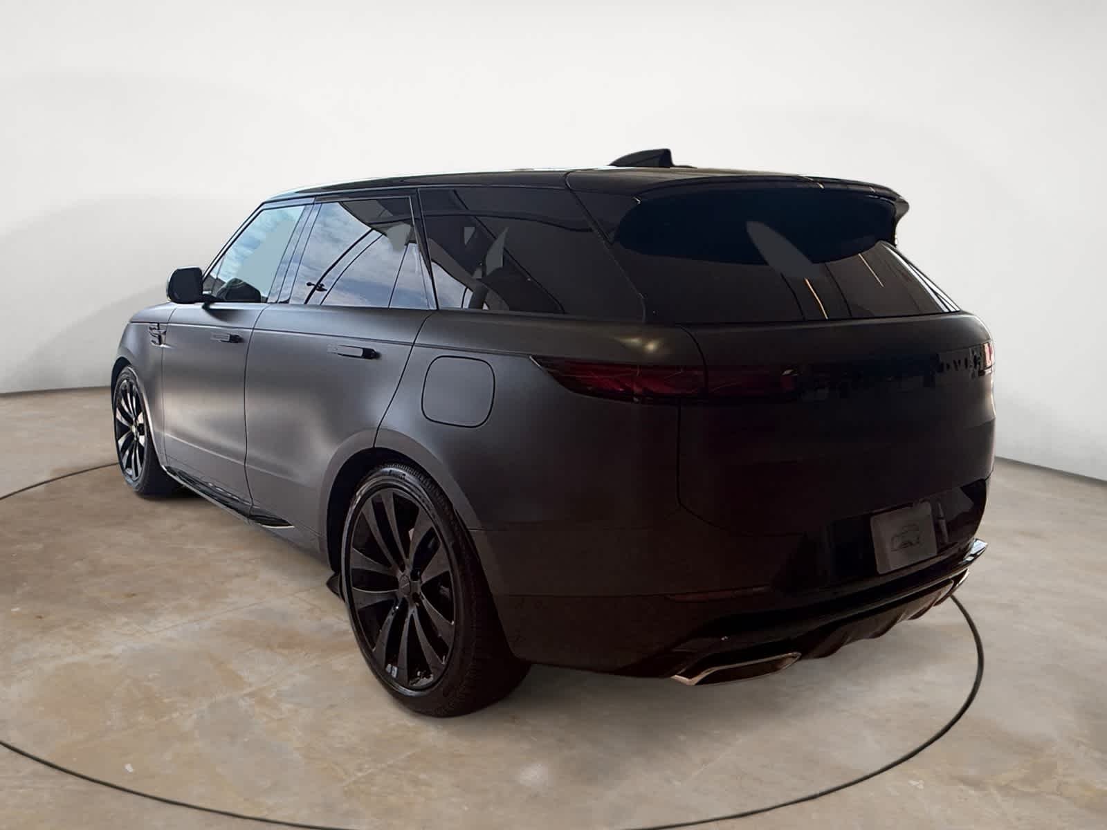 New 2026 Carpathian Grey LAND ROVER Dynamic SE image 3