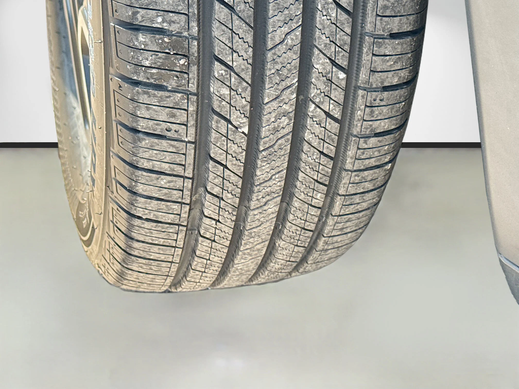 Used 2022 Diamond Black Crystal Pearlcoat Jeep Latitude image 42