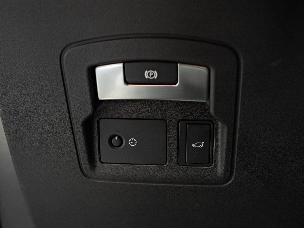 Used 2019 Santorini Black Metallic Land Rover R-Dynamic SE image 44