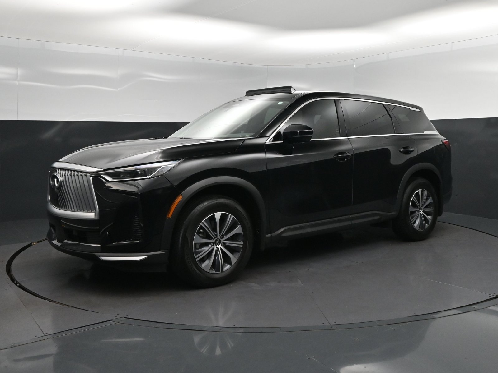 Used 2026 Black INFINITI PURE image 3