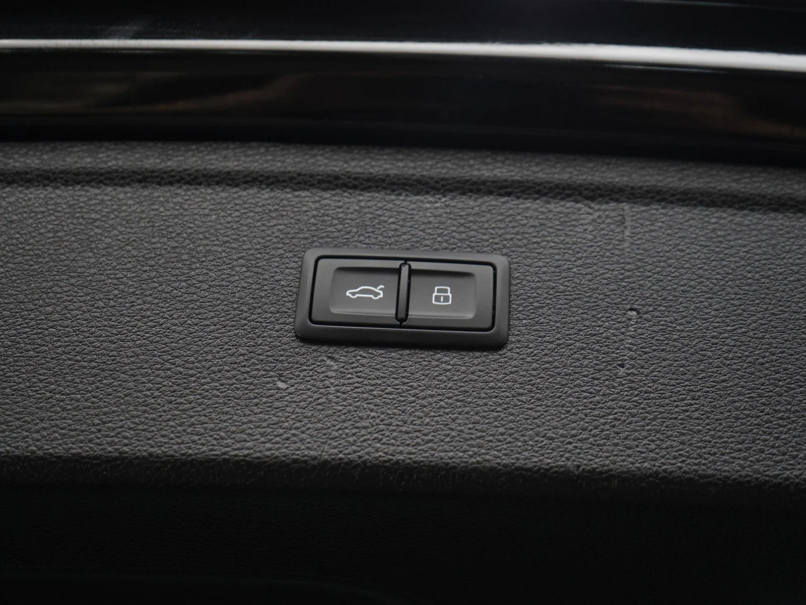 Used 2024 Mythos Black Metallic Audi 55 Premium image 18