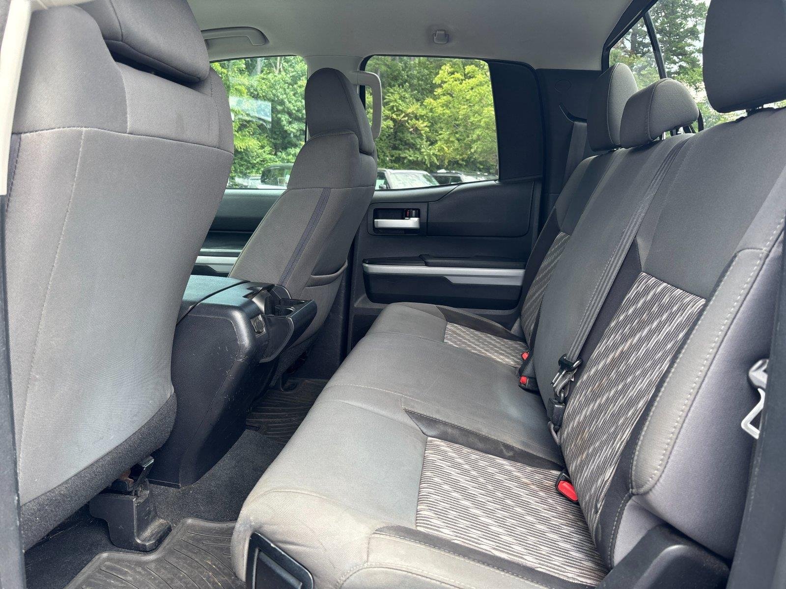 Used 2018 Silver Sky Metallic Toyota SR5 image 31