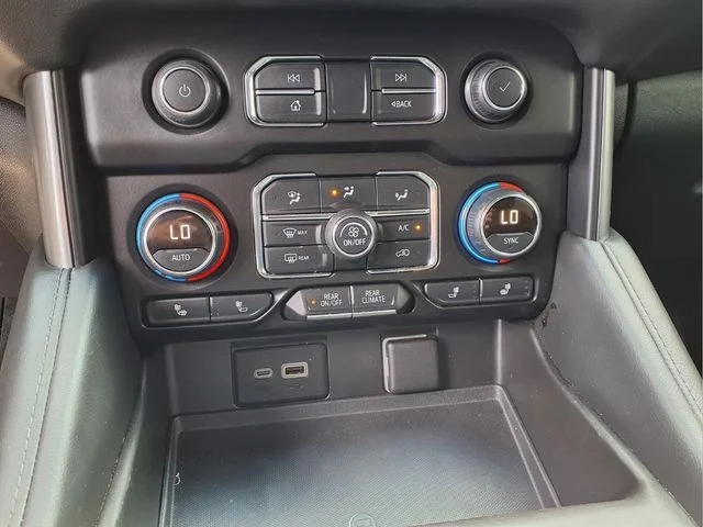 2021 Chevrolet Tahoe Z71 - Photo 24