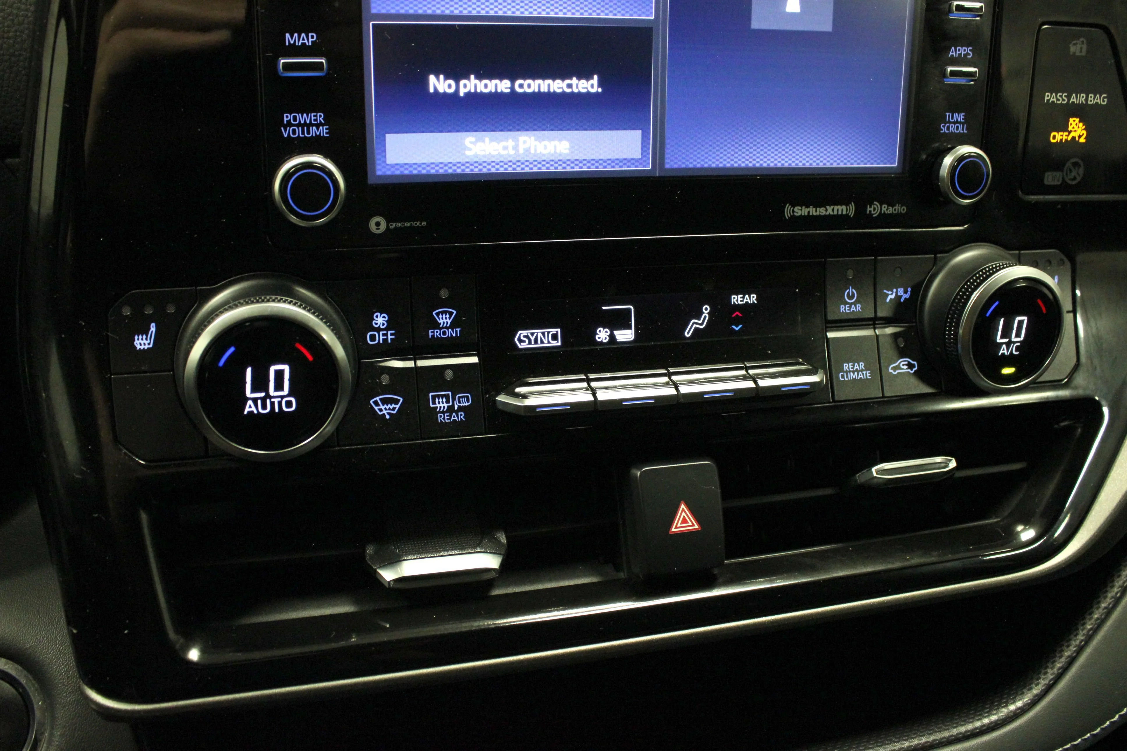 2022 Toyota Highlander XLE - Photo 27