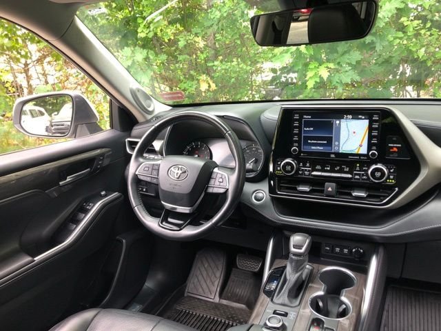 Used 2021 Blizzard Pearl Toyota Limited image 14