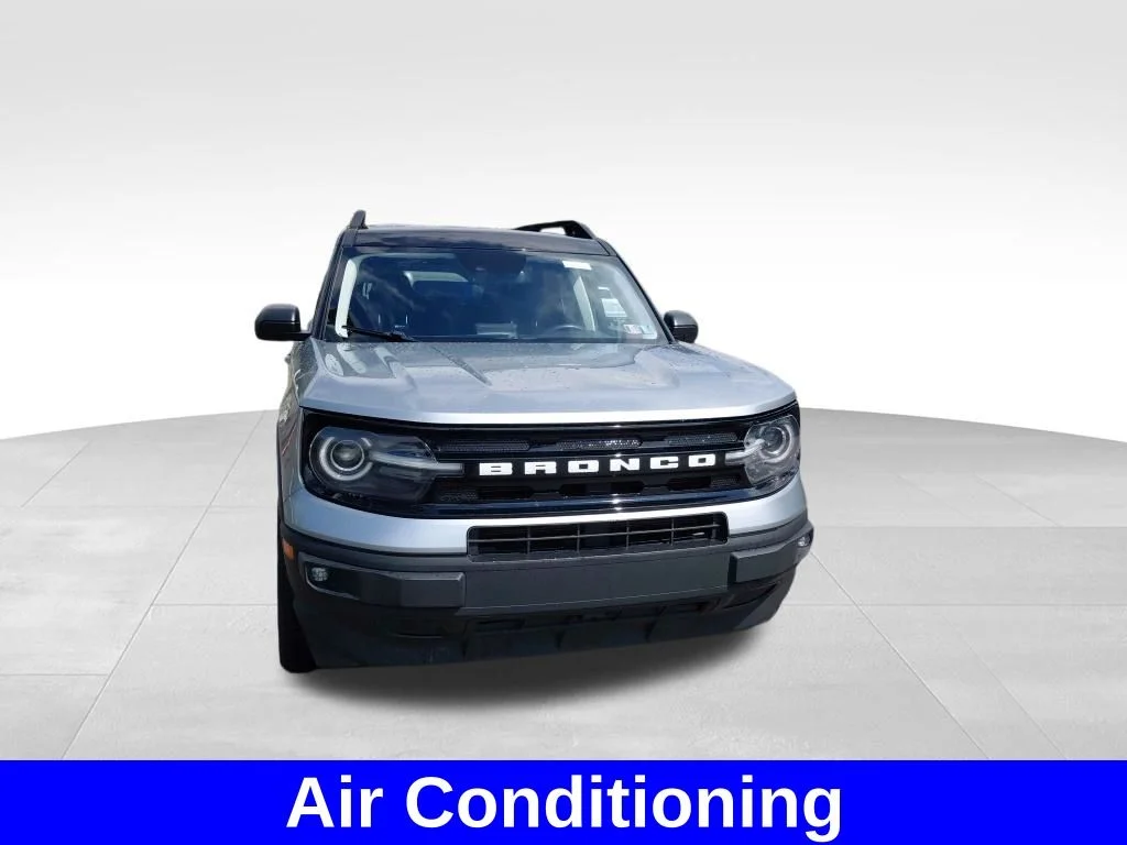 Used 2023 Silver Metallic Ford Outer Banks image 4
