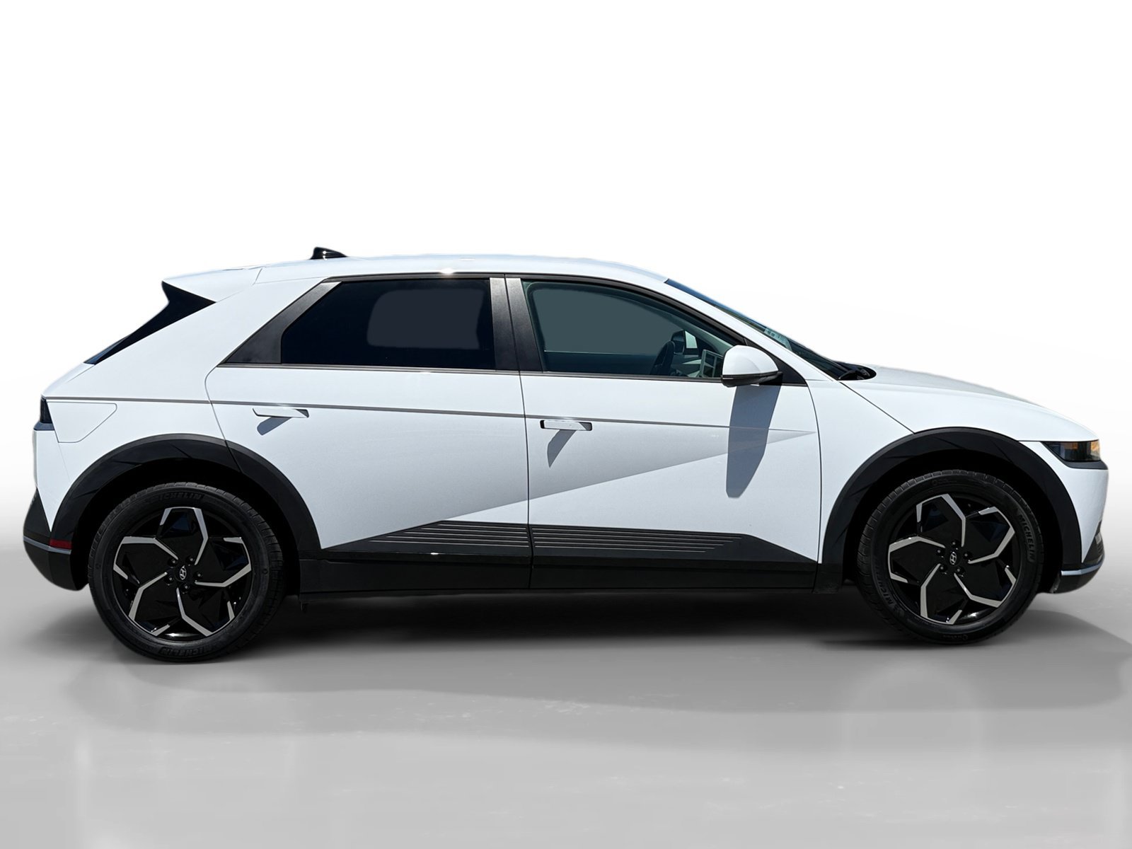 Certified Used 2024 Atlas White Hyundai SEL image 6