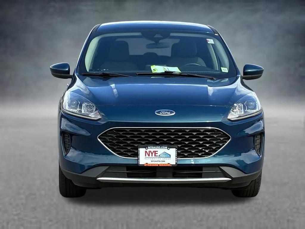 Used 2020  Ford SE image 9